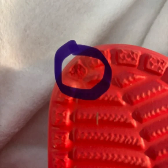 Red Crocs - Picture 6 of 7